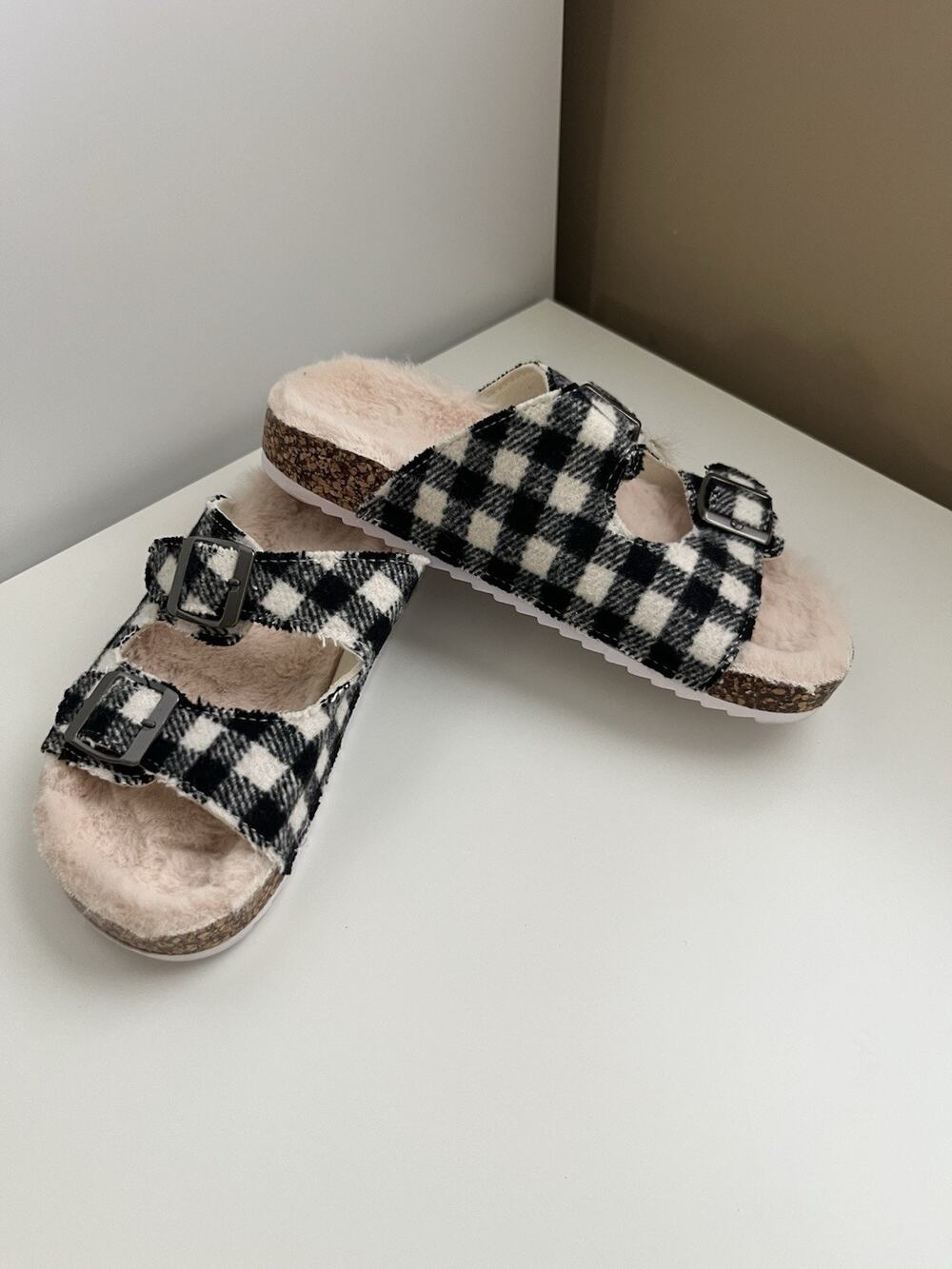 Girls Fleece Lined Black And White Plaid Slides Cork Sole Size 2